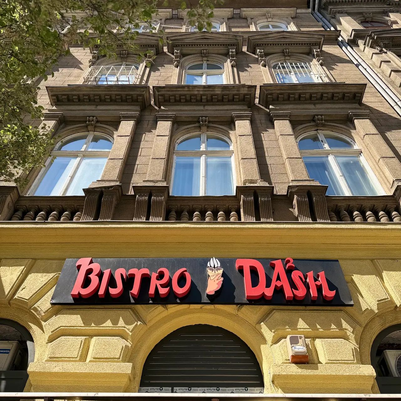 BISTRO DASH CAFE